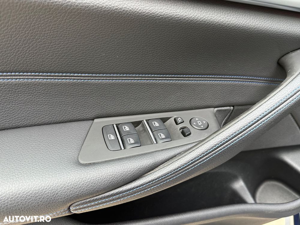 BMW Seria 5 530e Aut. - 13