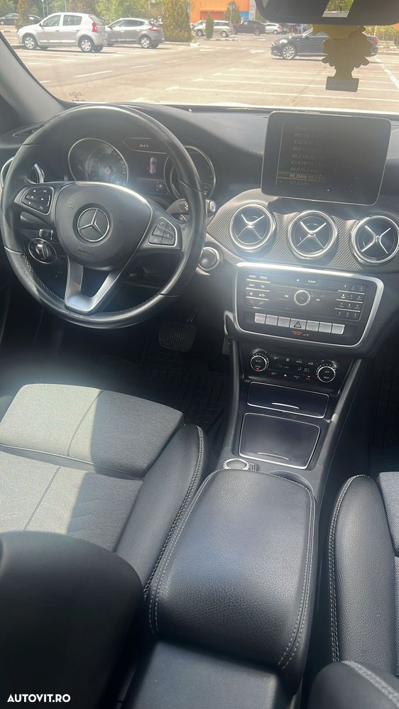 Mercedes-Benz GLA - 9