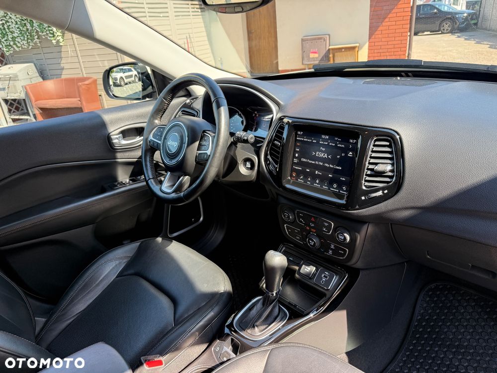 Jeep Compass - 24