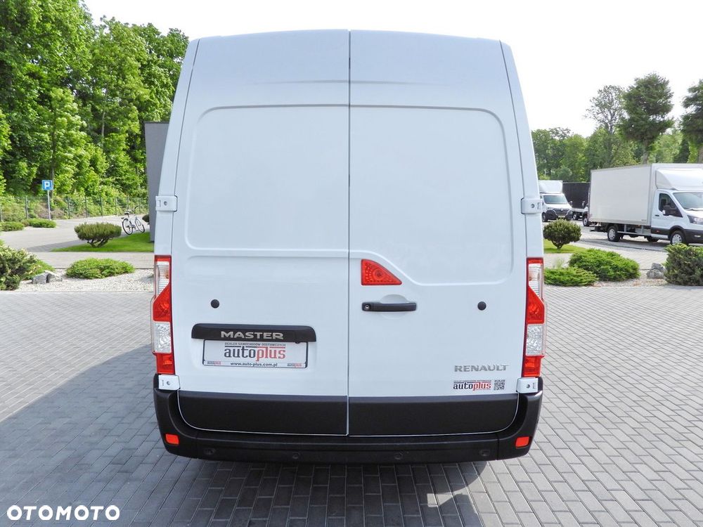 Renault MASTER  FURGON BRYGADÓWKA  7 MIEJSC TEMPOMAT NAWIGACJA LEDY KLIMATYZACJA  140KM - 12