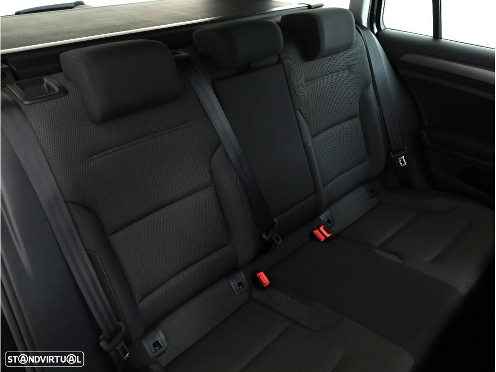 VW Golf Variant 1.6 TDi Confortline - 16