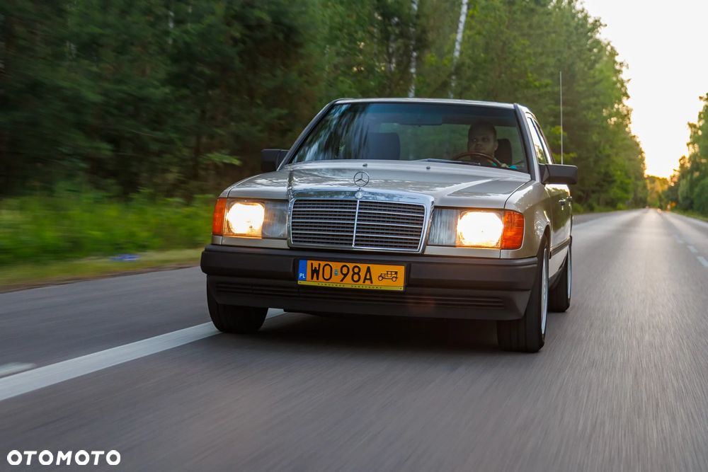 Mercedes-Benz W124 (1984-1993) - 39