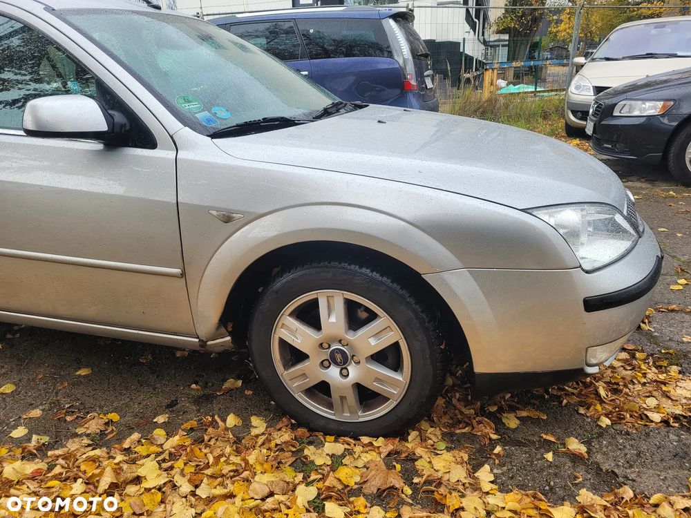 Ford Mondeo 1.8 Ghia - 22