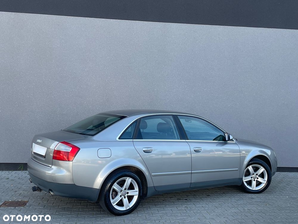 Audi A4 Limousine 2004 photo 2