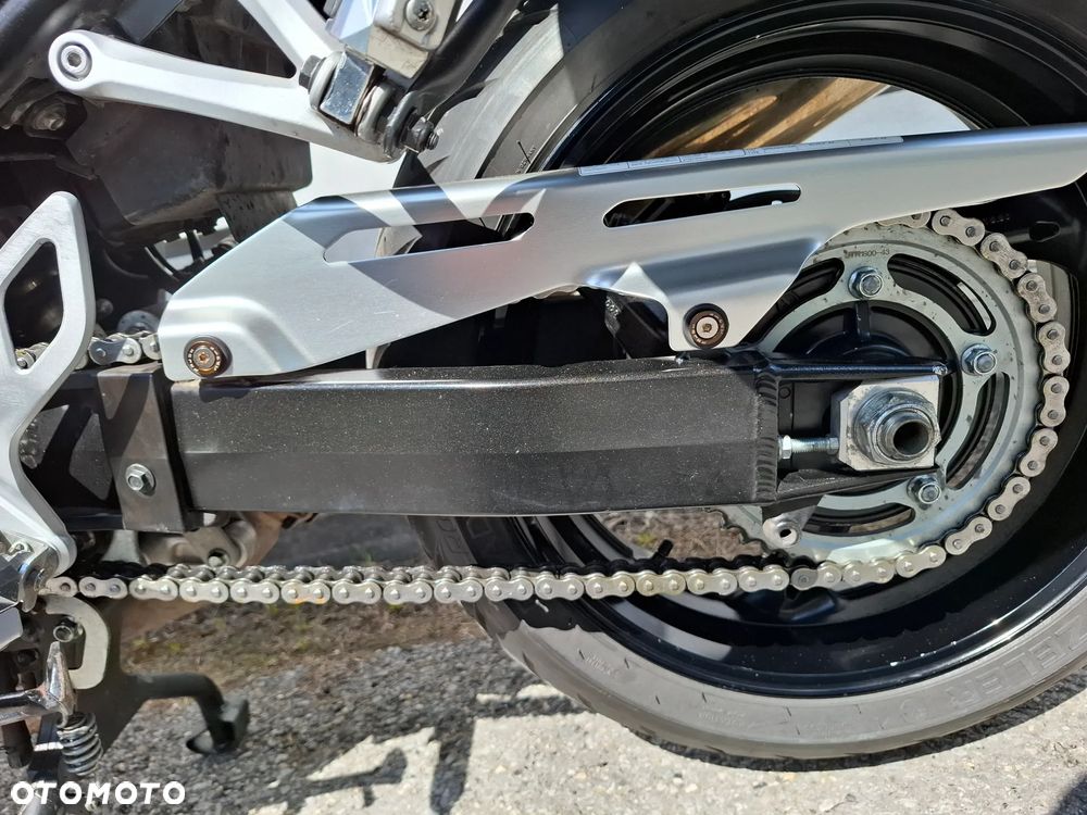 Suzuki GSX - 30