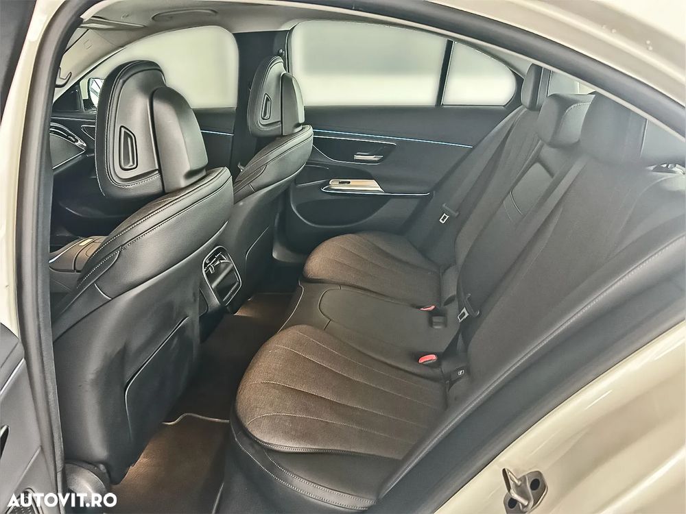 Mercedes-Benz E 220 d 9G-TRONIC Edition AVANTGARDE - 11