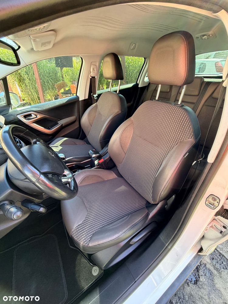 Peugeot 2008 e-HDi FAP 115 STOP & START Allure - 25