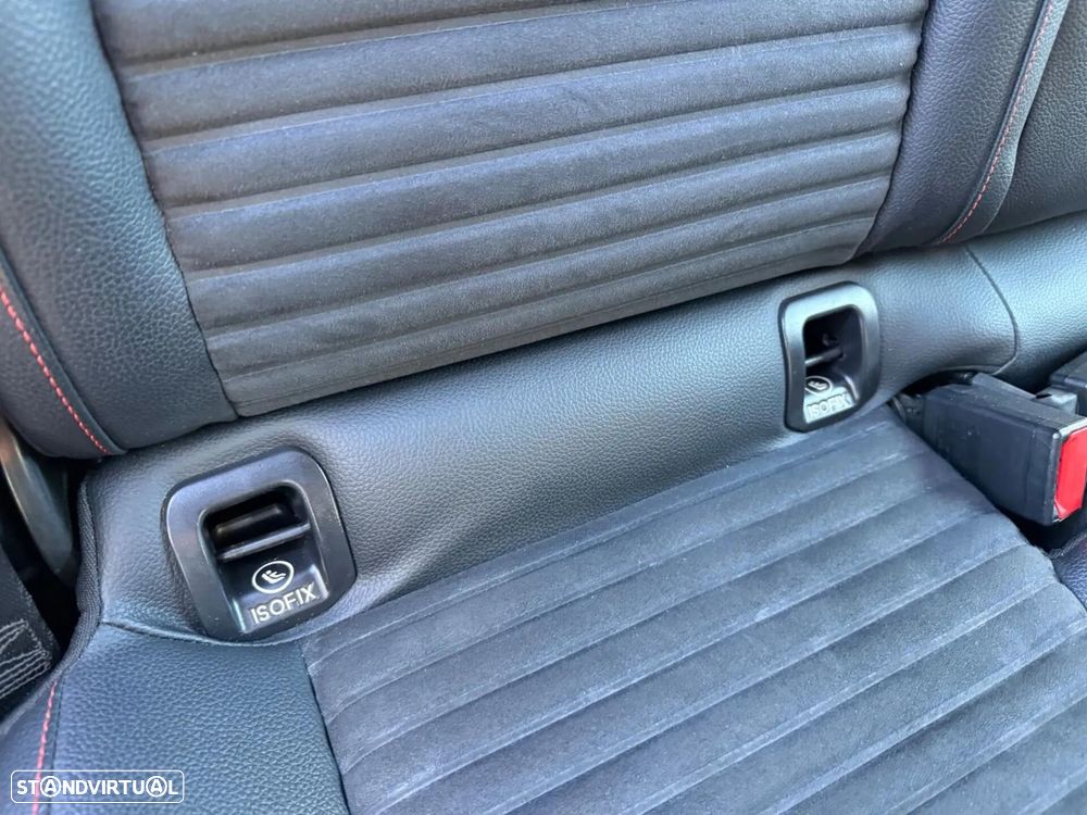 Mercedes-Benz A 180 AMG Line - 42
