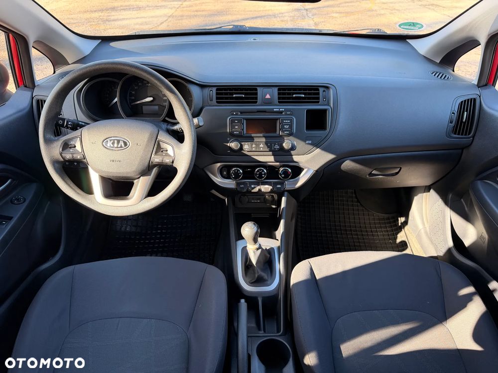Kia Rio - 8