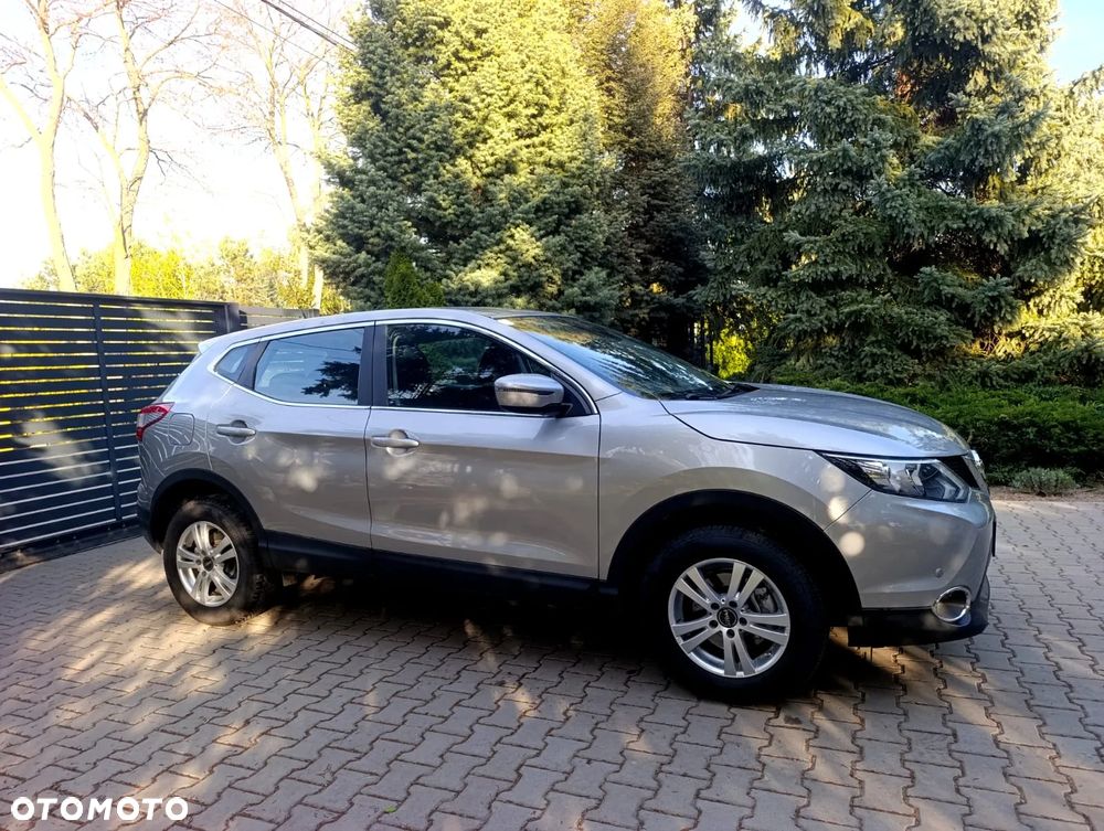 Nissan Qashqai 1.2 DIG-T Xtronic N-Vision - 2