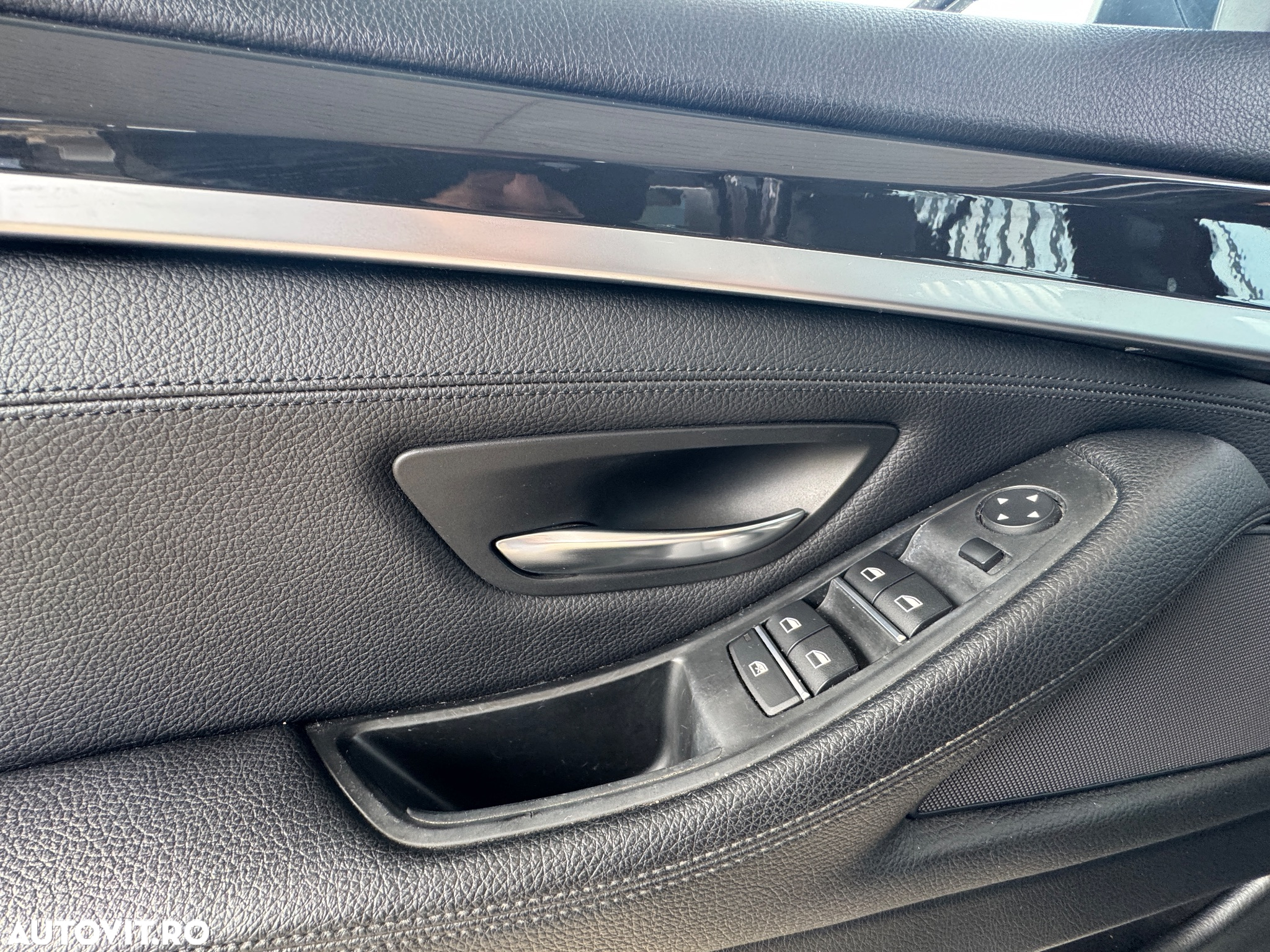 BMW Seria 5 525d xDrive AT - 11