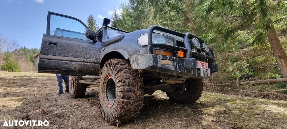 Toyota Land Cruiser - 40