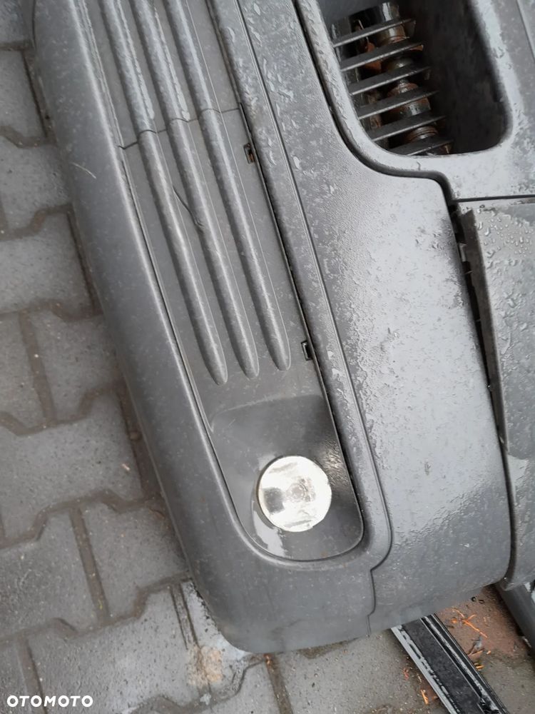 Halogen lewy z kratką VW T5 - 1