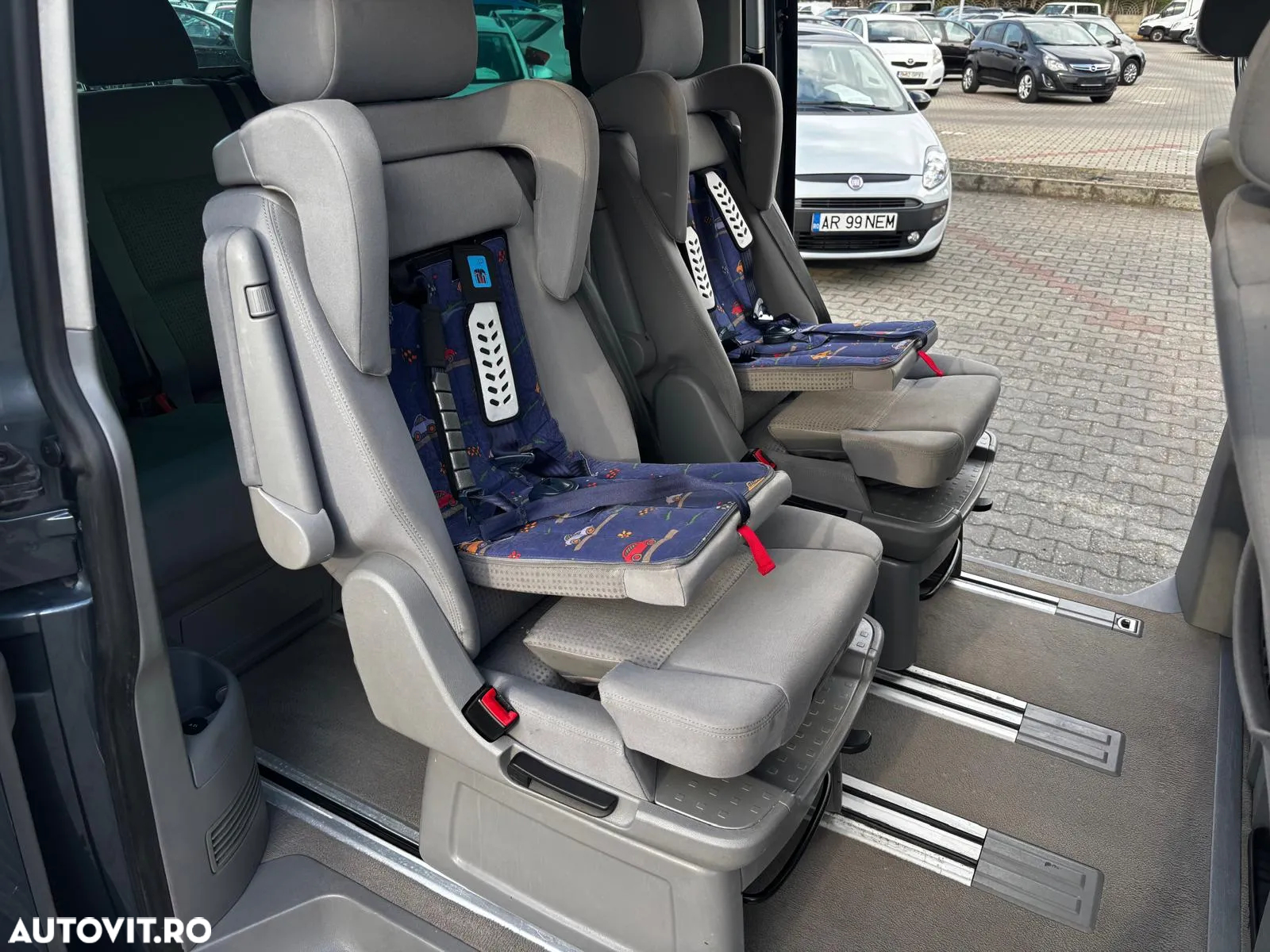 Volkswagen Multivan - 9