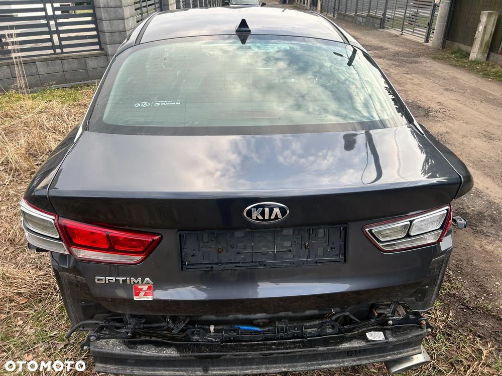 Kia Optima 2.0 L - 5
