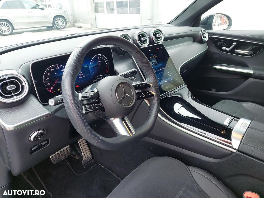 Mercedes-Benz GLC Coupe 300 e 4Matic 9G-TRONIC AMG Line Advanced - 9