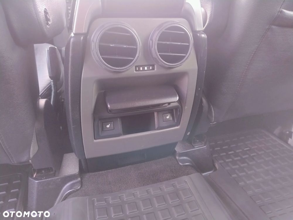 Land Rover Discovery IV 2.7D V6 HSE - 14