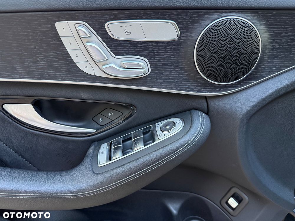 Mercedes-Benz Klasa C 300 d 4MATIC 9G-TRONIC - 15