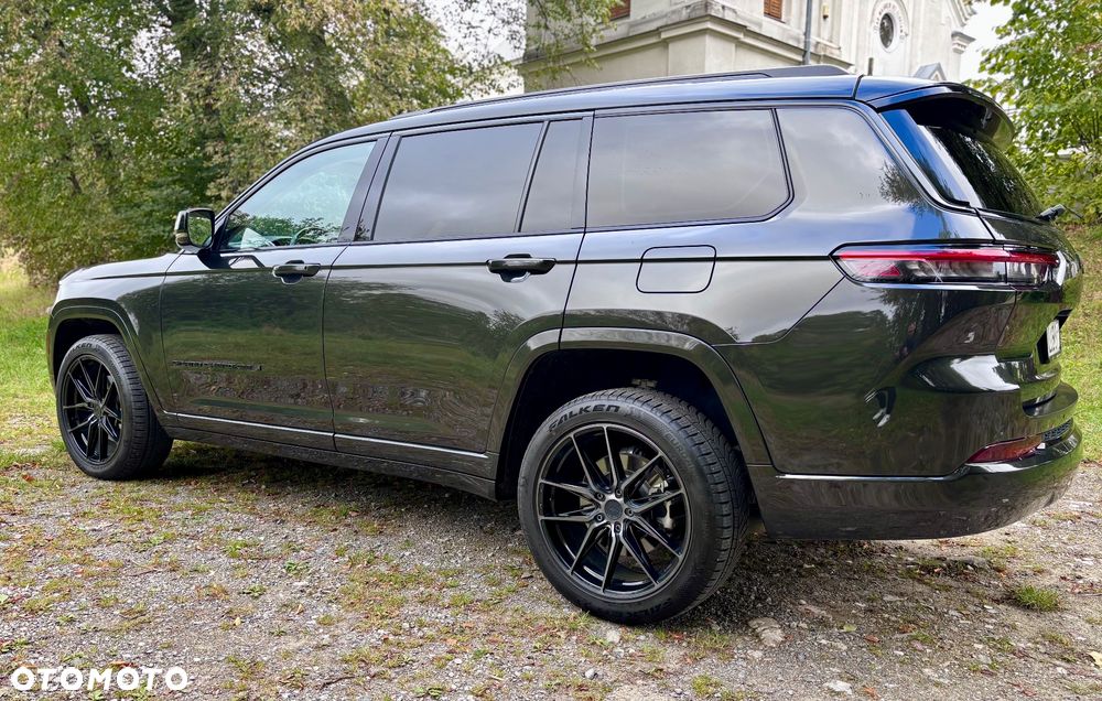 Jeep Grand Cherokee - 22