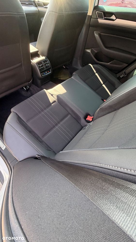 Volkswagen Passat Alltrack 2.0 TDI SCR 4Motion DSG - 17