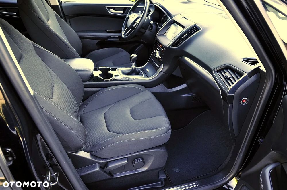 Ford S-Max - 12