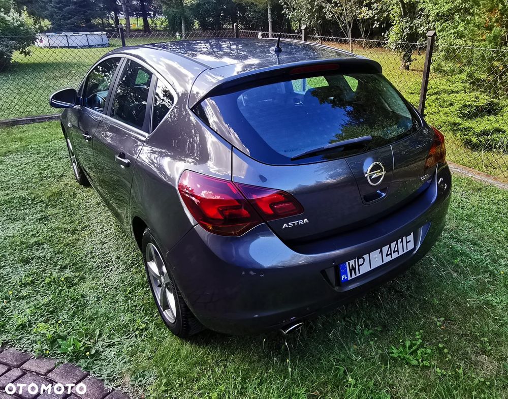 Opel Astra 2.0 CDTI Cosmo - 3