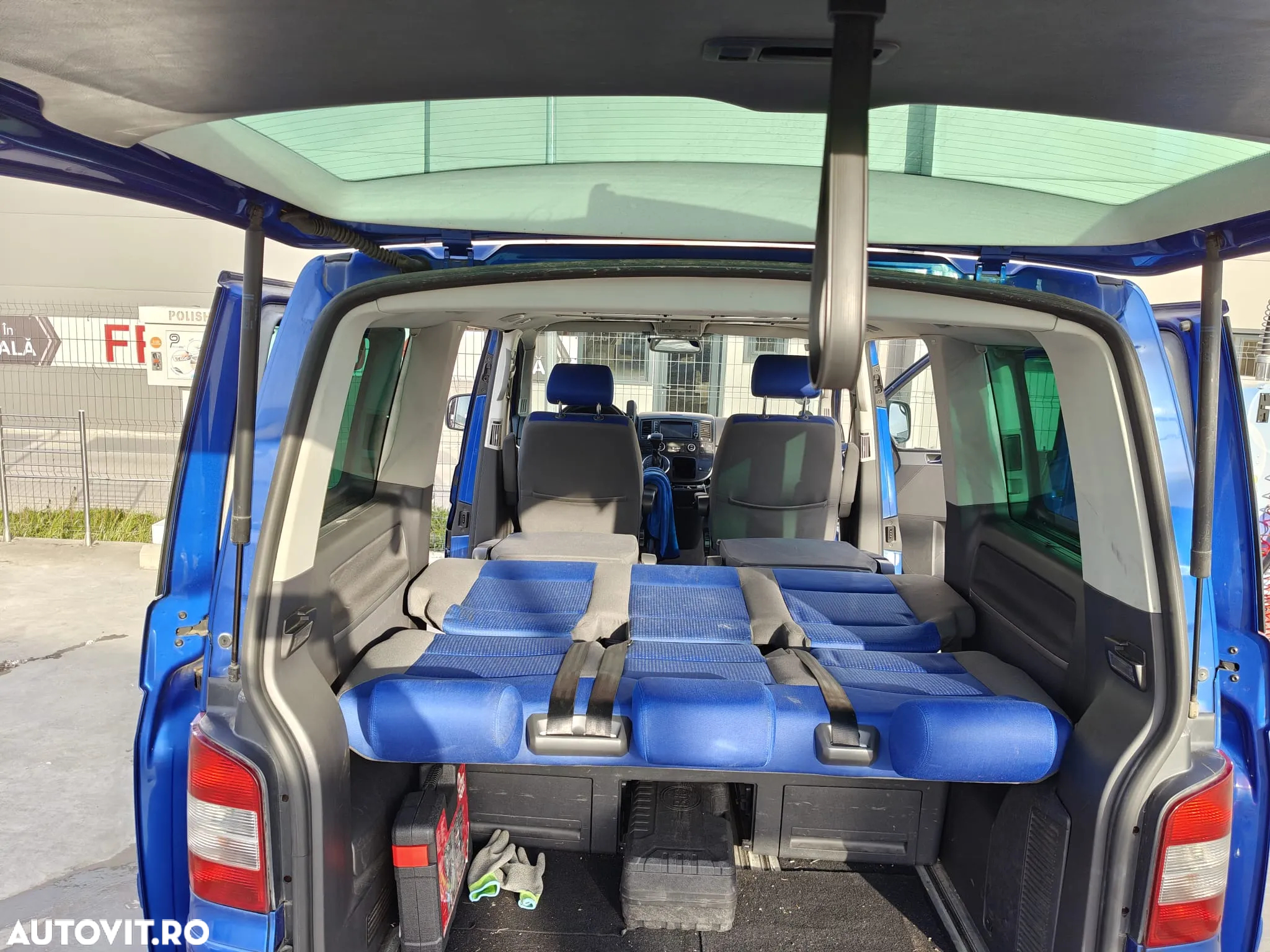Volkswagen Multivan - 7