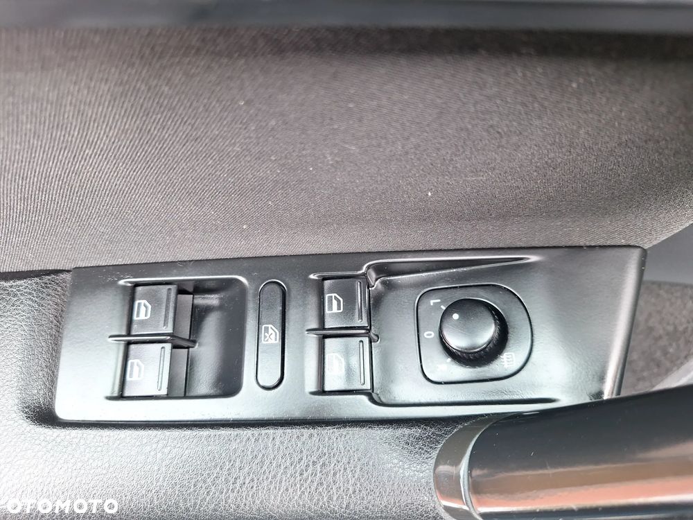 Volkswagen Passat - 11
