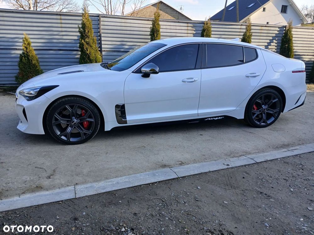 Kia Stinger - 4