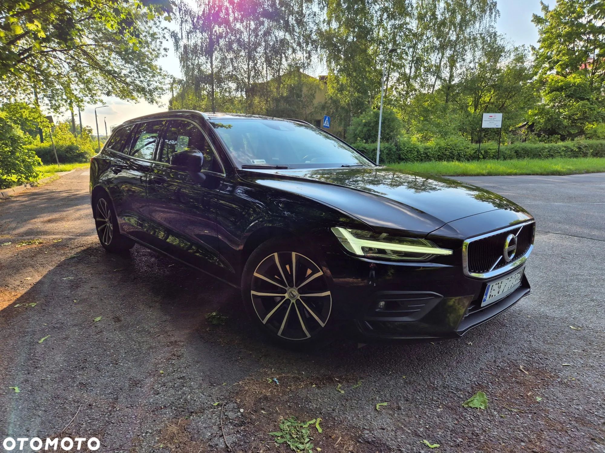 Volvo V60 B4 B Momentum Pro - 1