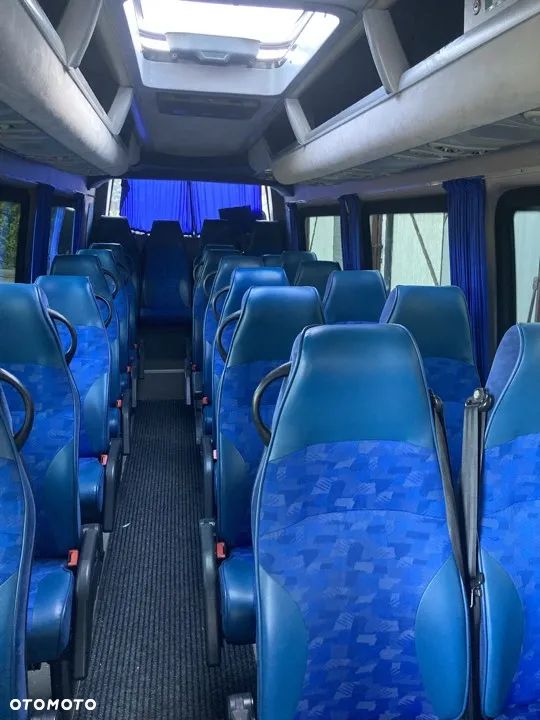 Mercedes-Benz Sprinter - 4