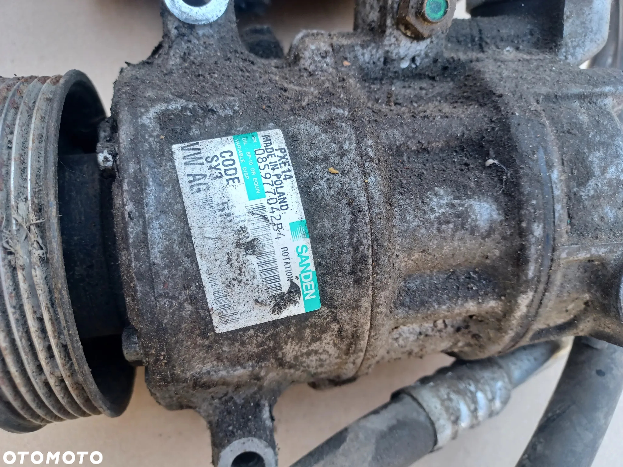 SPRĘŻARKA KLIMATYZACJI VW 5N0820803A - 2