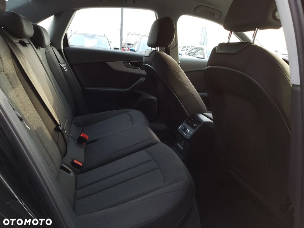 Audi A4 Limousine 35 TFSI mHEV S Line S tronic - 19