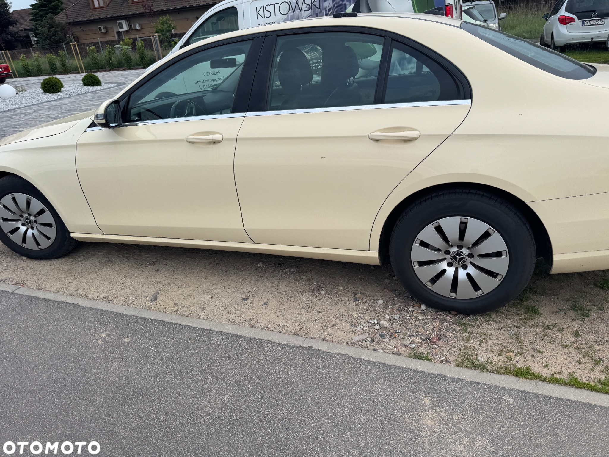 Mercedes-Benz Klasa E 200 d 9G-TRONIC Avantgarde - 32