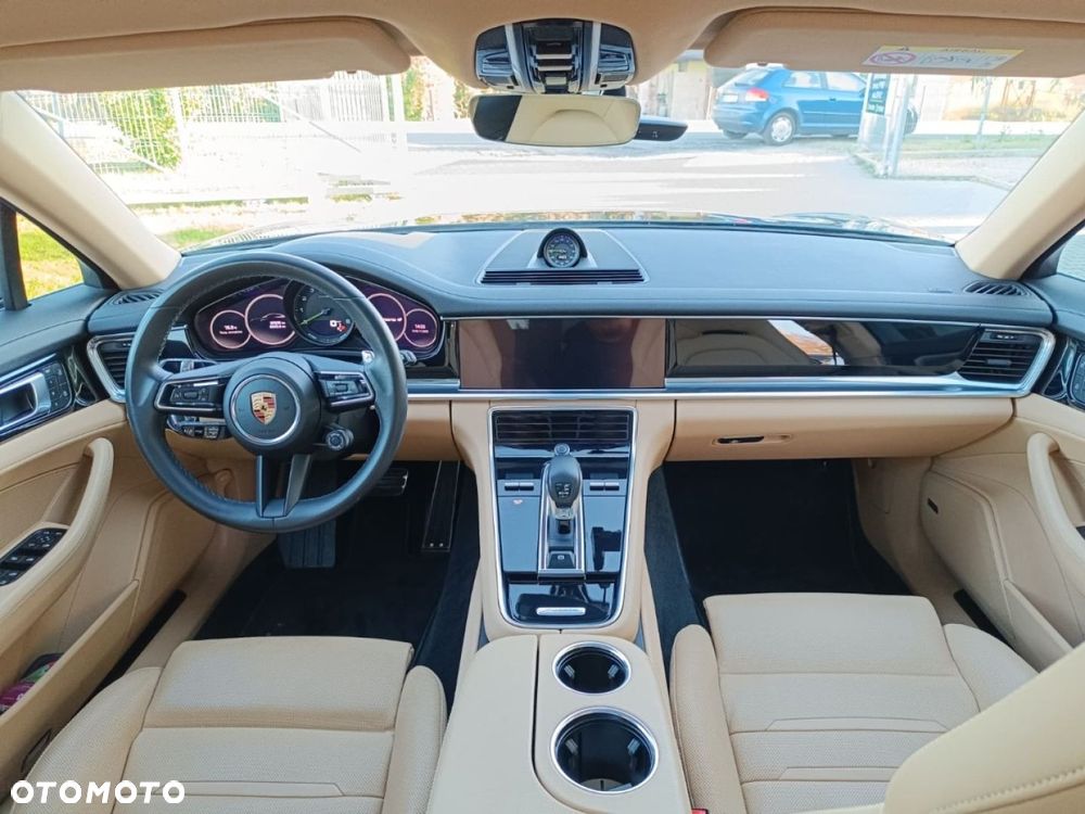 Porsche Panamera - 19