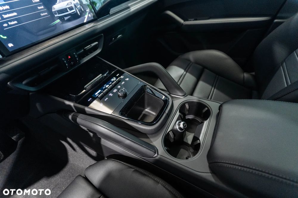 Porsche Cayenne E-Hybrid PHEV Black Edition - 26