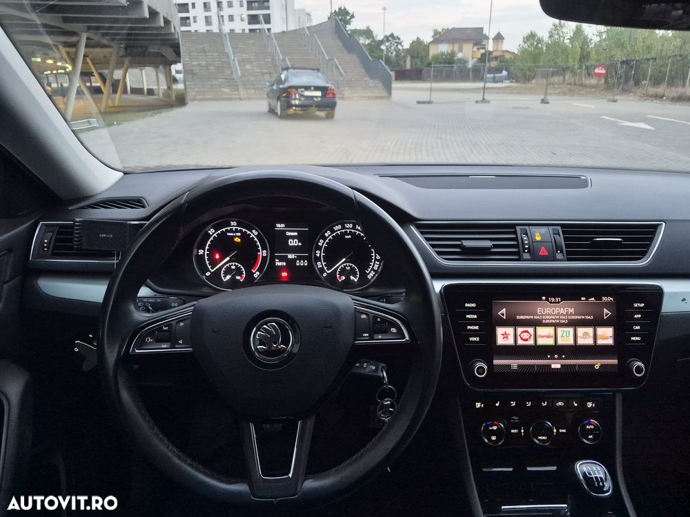 Skoda Superb 2.0 TDI Ambition - 2