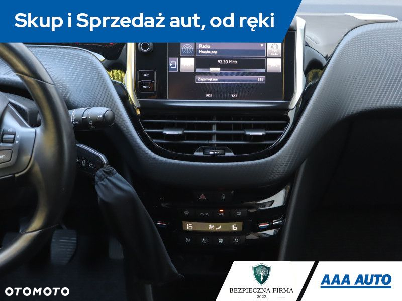 Peugeot 208 - 14