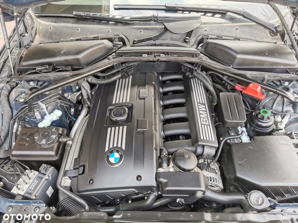 BMW Seria 5 523i Edition Exclusive - 17