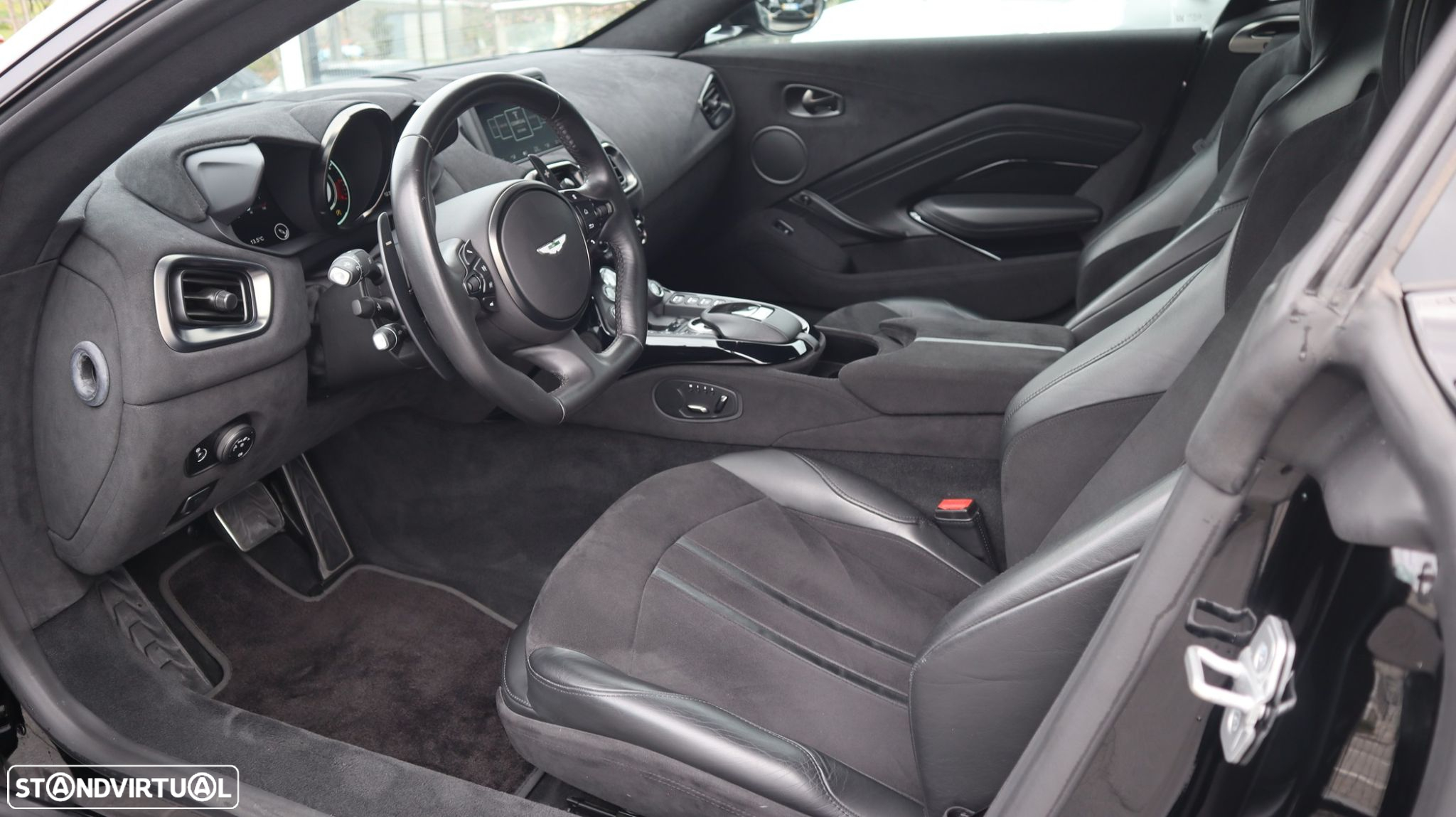 Aston Martin Vantage Coupe V8 - 14