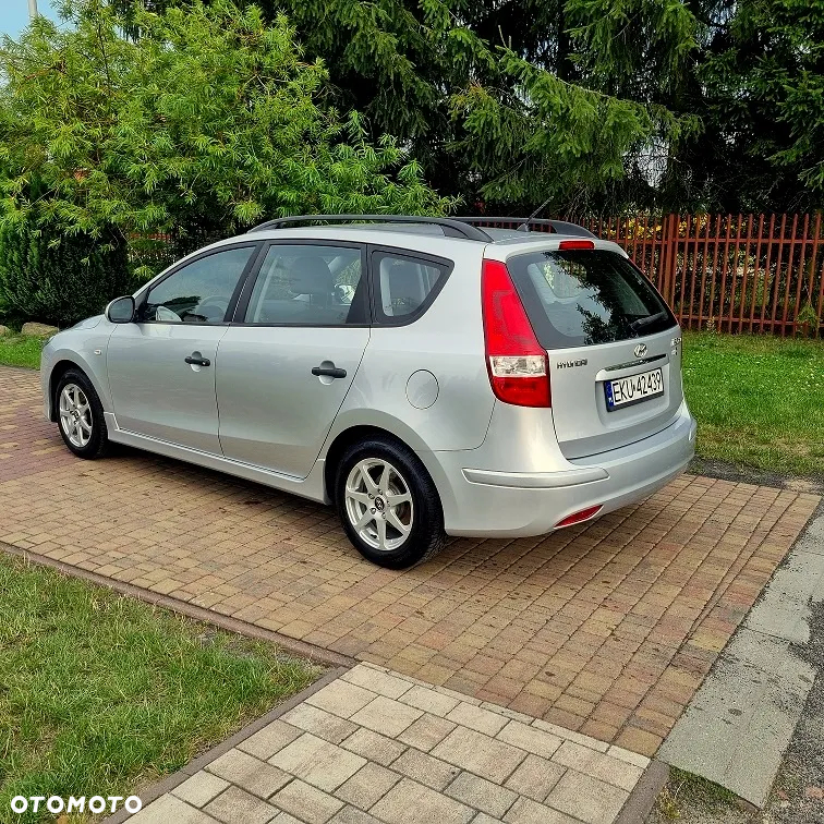Hyundai i30 1.4 Base + - 9