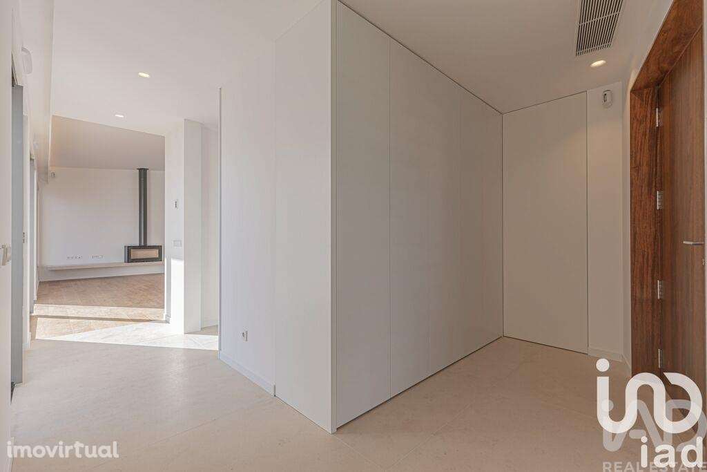 Casa / Villa T4 em Charneca de Caparica e Sobreda - Grande imagem: 4/23