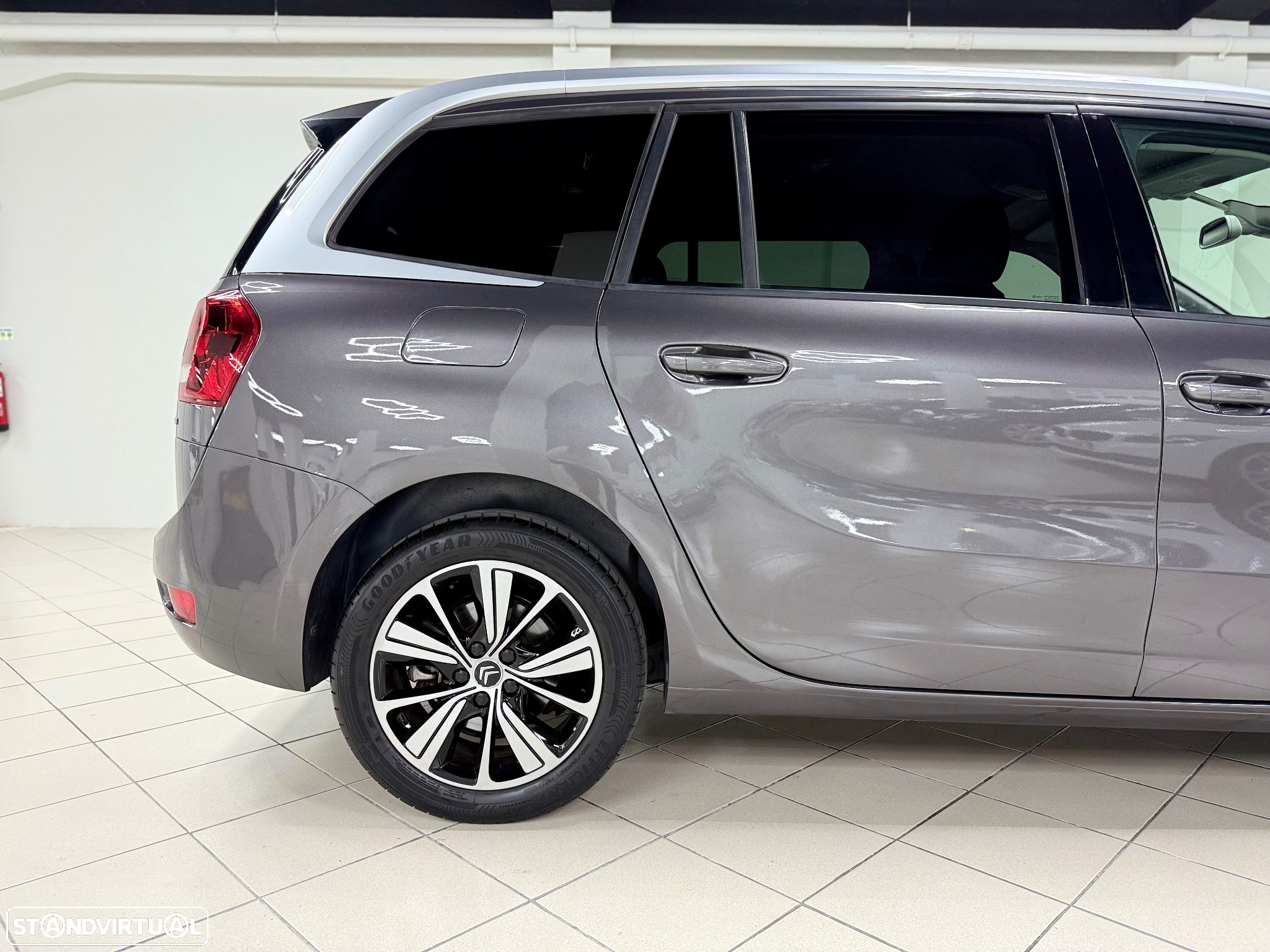 Citroën Grand C4 Spacetourer 2.0 BlueHDi Shine EAT8 - 8
