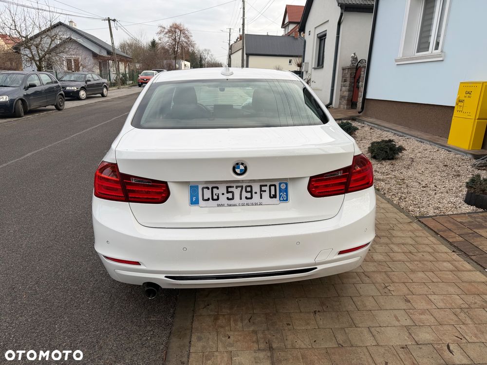 BMW Seria 3 320d - 5
