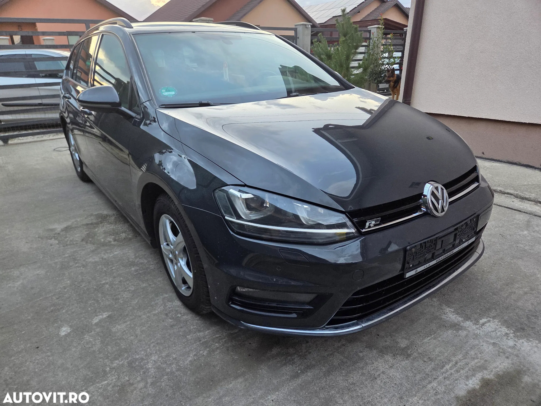 Volkswagen Golf - 2