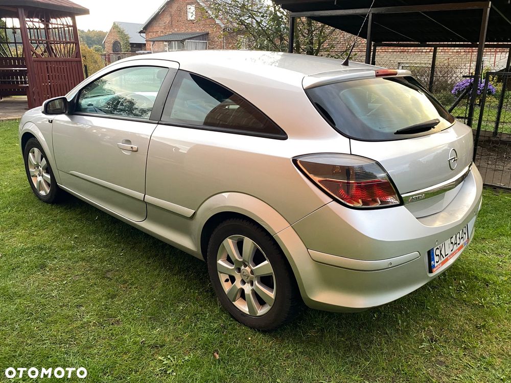 Opel Astra GTC 1.6 - 6