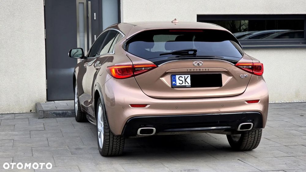 Infiniti Q30 1.6t Business Executive - 11