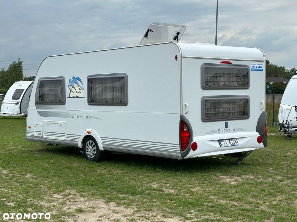 KNAUS 500 SUDWIND z napędem, markizą i łóżkami piętrowymi- 6os. - 3