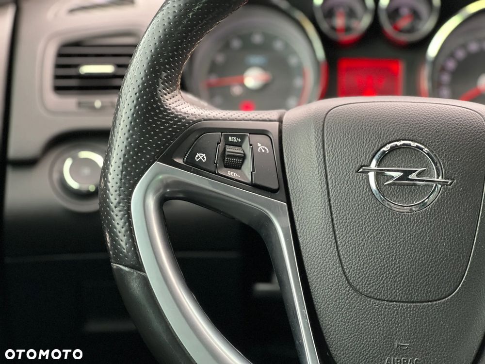 Opel Insignia - 19