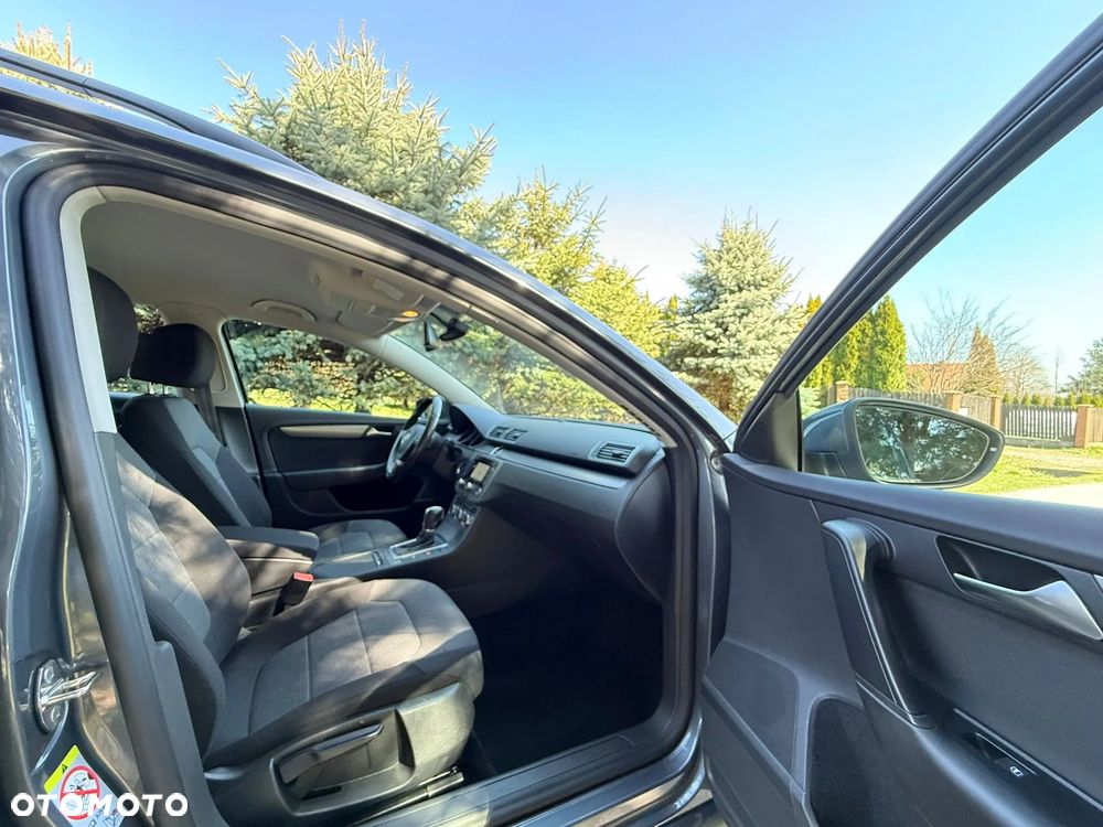 Volkswagen Passat 2.0 TDI Highline DSG - 25
